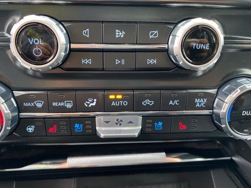 Used 2022 Ford F150 Platinum AWD/4WD image 18