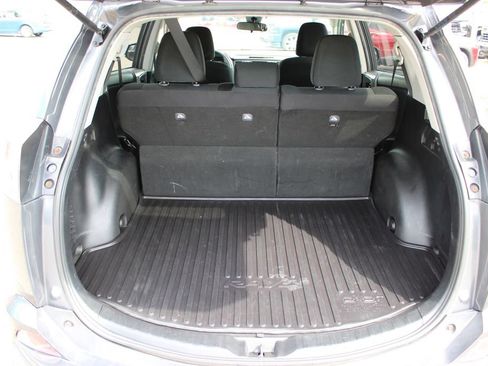Used 2018 Toyota RAV4 LE w/ All Weather Liner Package FWD image 28