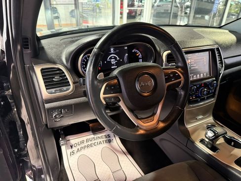 Used 2014 Jeep Grand Cherokee Laredo w/ 18" Wheel & 8.4" Radio Group AWD/4WD image 23
