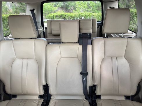 Used 2011 Land Rover LR4 HSE AWD/4WD image 23