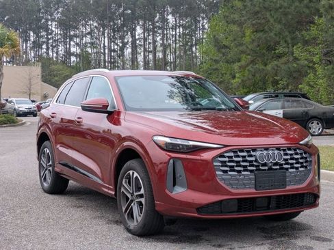 Used 2025 Audi Q5 Premium Plus w/ Premium Plus image 3