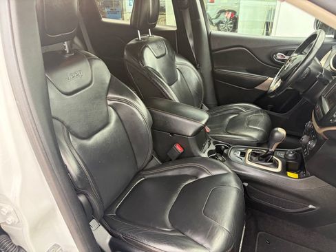 Used 2018 Jeep Cherokee Limited AWD/4WD image 24