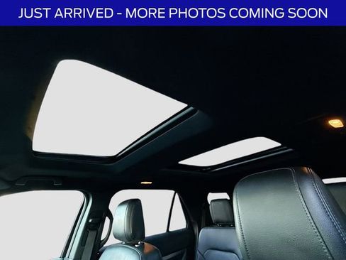 Used 2018 Ford Explorer XLT w/ Equipment Group 202A image 15