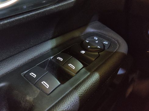 Used 2021 GMC Terrain SLE w/ Driver Convenience Package FWD image 27