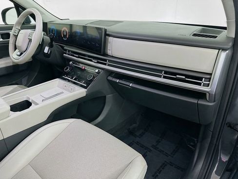 Used 2025 Hyundai Santa Fe SEL FWD image 27