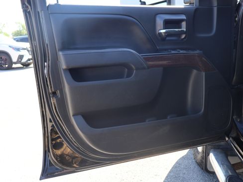 Used 2018 GMC Sierra 2500 SLE w/ SLE Preferred Package AWD/4WD image 41
