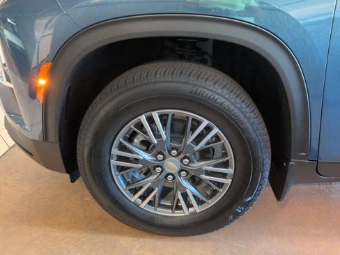 Used 2026 Chevrolet Traverse LT w/ LPO, Floor Liner Package AWD/4WD image 16