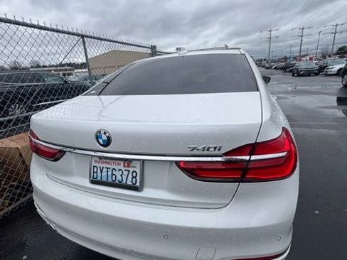 Used 2016 BMW 740i image 6