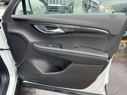 Used 2022 Buick Envision Preferred FWD image 27
