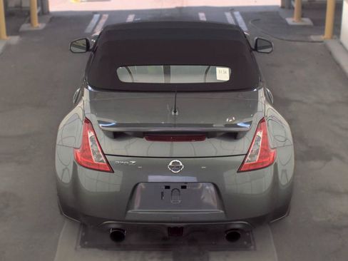 Used 2012 Nissan 370Z Touring RWD image 5