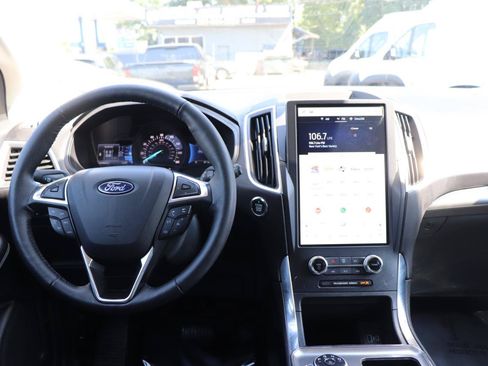 Used 2024 Ford Edge Titanium AWD/4WD image 17