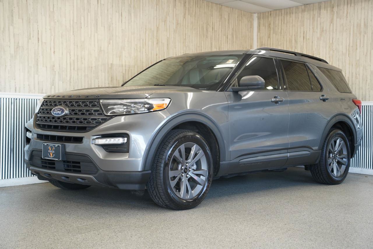 Used 2021 Ford Explorer XLT w/ Equipment Group 202A AWD/4WD image 4