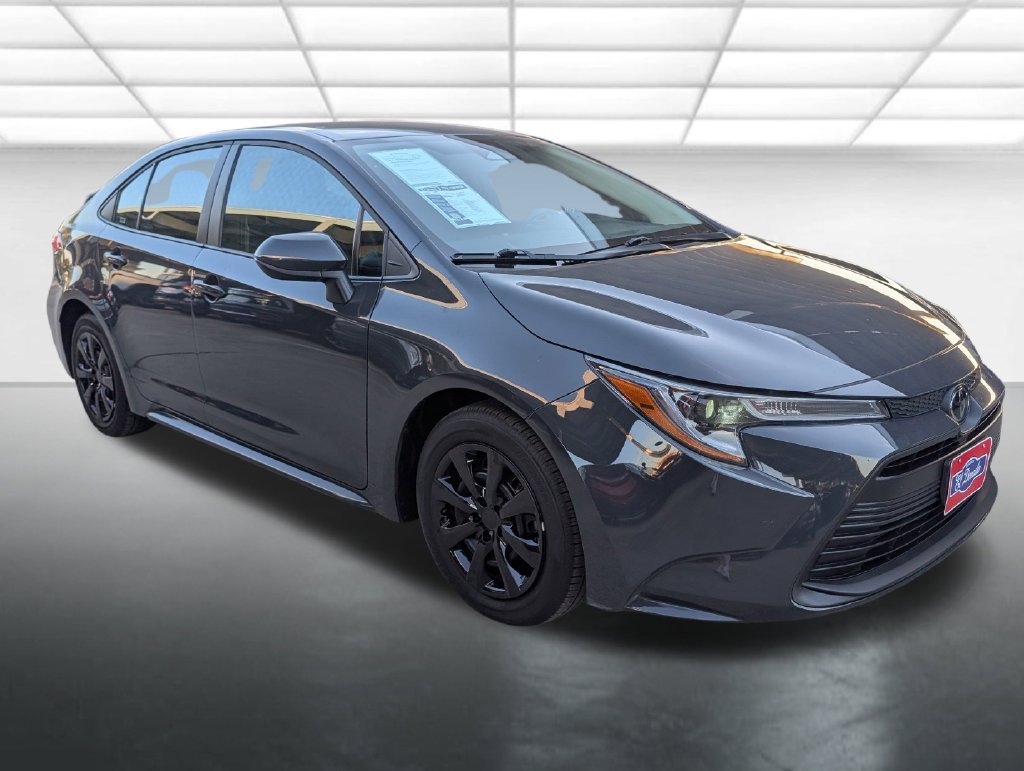 Used 2025 Toyota Corolla LE FWD image 1