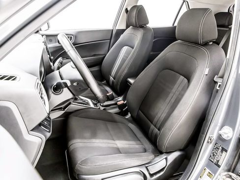 Used 2023 Hyundai Venue SEL FWD image 27