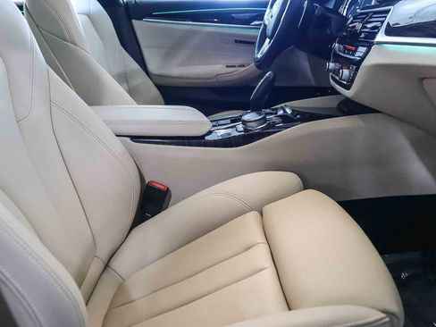 Used 2019 BMW 530e w/ Convenience Package RWD image 17