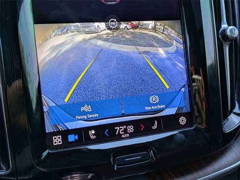 Certified 2023 Volvo XC60 B5 Ultimate w/ Protection Package Premier image 23