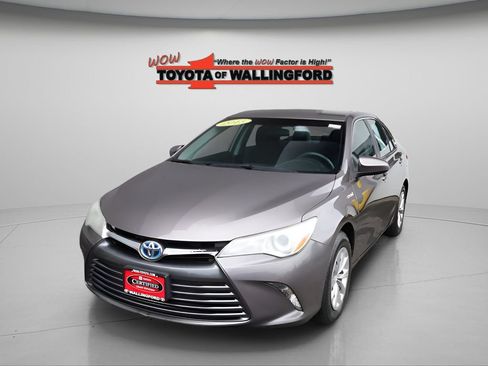 Used 2015 Toyota Camry LE FWD image 1