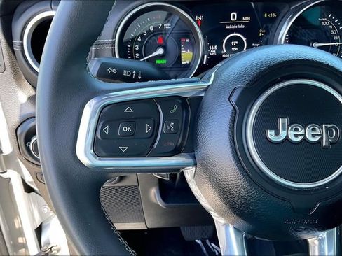 Used 2023 Jeep Wrangler Unlimited Sahara AWD/4WD image 18