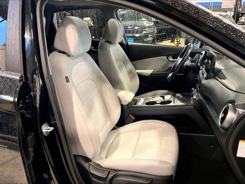 Used 2023 Hyundai Kona SEL w/ Cargo Package FWD image 11