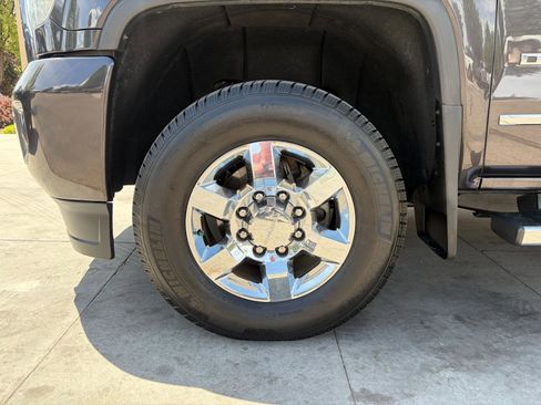 Used 2016 GMC Sierra 3500 Denali w/ Duramax Plus Package AWD/4WD image 27