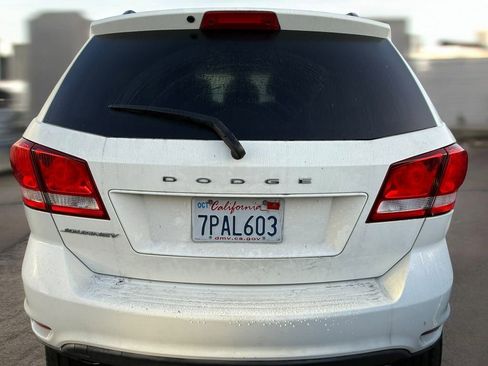 Used 2015 Dodge Journey SXT w/ Flexible Seating Group image 4