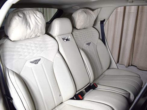 New 2025 Bentley Bentayga image 20