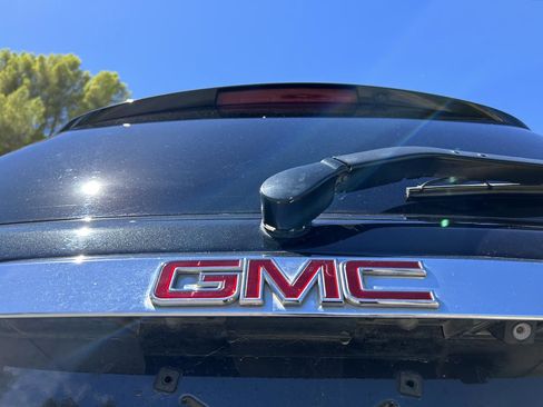 Used 2014 GMC Acadia SLE FWD image 13