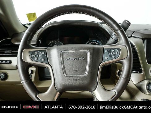 Used 2020 GMC Yukon XL Denali w/ Denali Premium Package RWD image 10