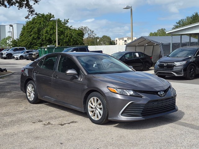 Used 2021 Toyota Camry LE FWD image 3