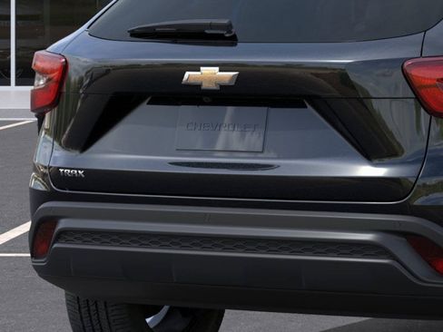 New 2026 Chevrolet Trax LS w/ LS Convenience Package FWD image 14