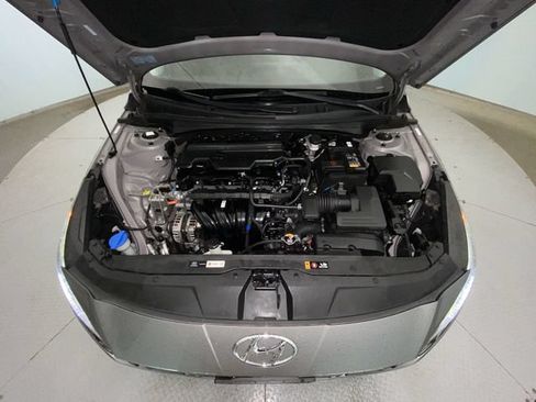 Used 2023 Hyundai Elantra Limited w/ Winter Weather Package FWD image 26