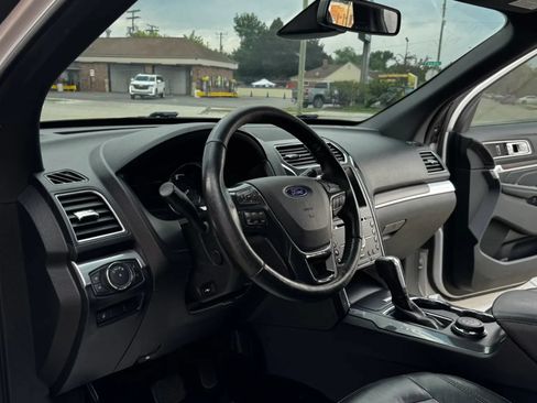 Used 2016 Ford Explorer Limited w/ Equipment Group 301A AWD/4WD image 27