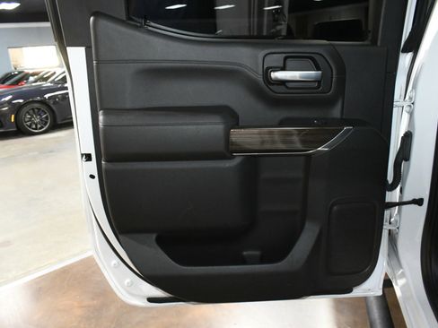 Used 2021 Chevrolet Silverado 1500 LT Trail Boss w/ Convenience Package II image 45