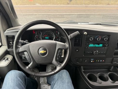 Used 2021 Chevrolet Express 3500 w/ Driver Convenience Package image 16
