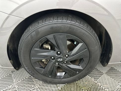 Used 2021 Hyundai Elantra SEL w/ Convenience Package FWD image 11