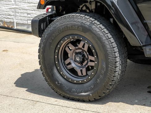 Used 2016 Jeep Wrangler Unlimited Rubicon image 53