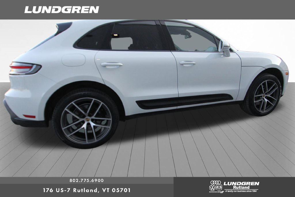 Used 2025 Porsche Macan AWD/4WD image 4