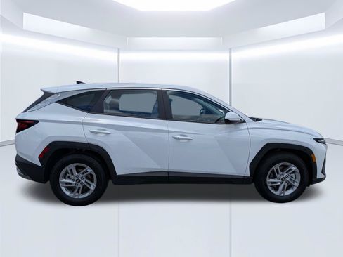 Certified 2026 Hyundai Tucson SE FWD image 3