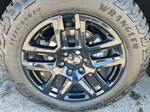 Used 2023 Chevrolet Silverado 1500 RST w/ Z71 Off-Road Package AWD/4WD image 11