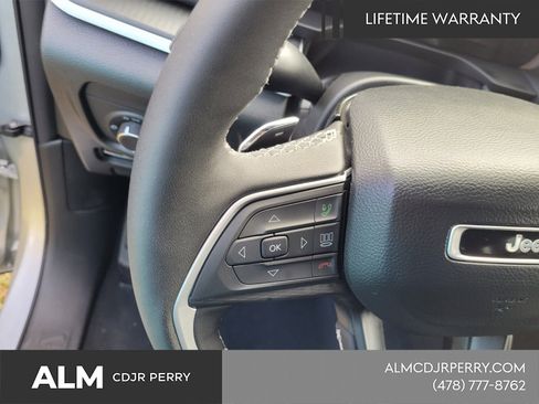 New 2025 Jeep Grand Cherokee Laredo image 21