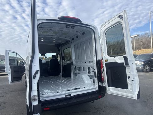 New 2026 Ford Transit 250 148 Medium Roof Extended AWD image 32