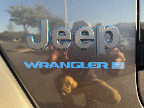 Used 2024 Jeep Wrangler Unlimited AWD/4WD image 9
