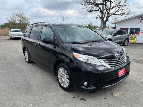 Used 2014 Toyota Sienna XLE AWD/4WD image 3