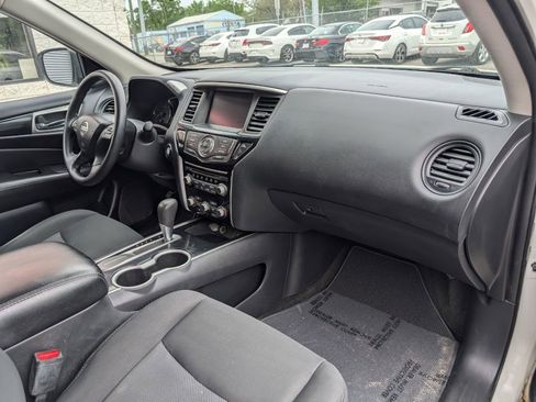 Used 2020 Nissan Pathfinder S FWD image 13