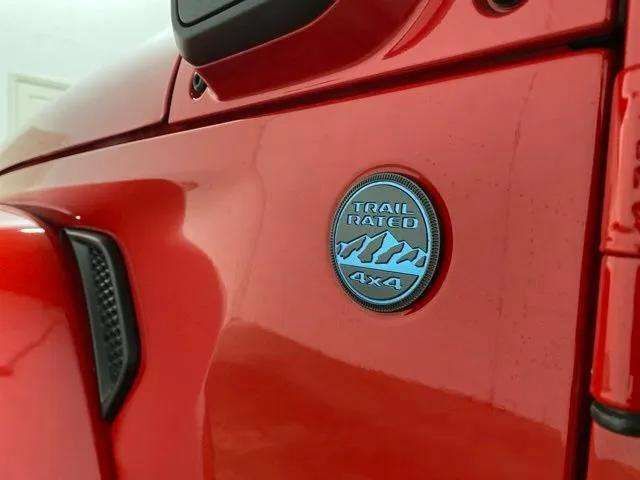 Used 2025 Jeep Wrangler Unlimited Sahara w/ Safety Group AWD/4WD image 95