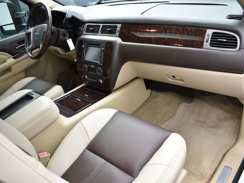 Used 2014 GMC Sierra 2500 Denali w/ Suspension Package, Off-Road image 37