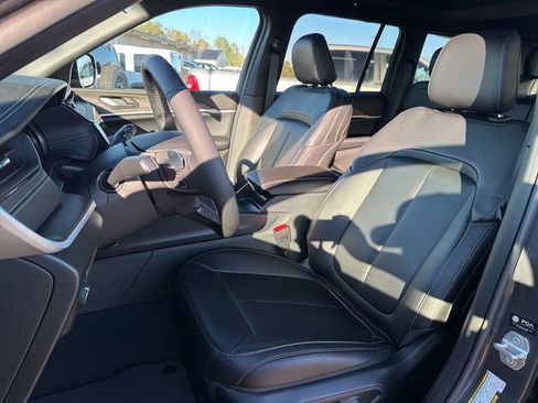 New 2026 Jeep Grand Cherokee Limited w/ Limited Altitude Package RWD image 29