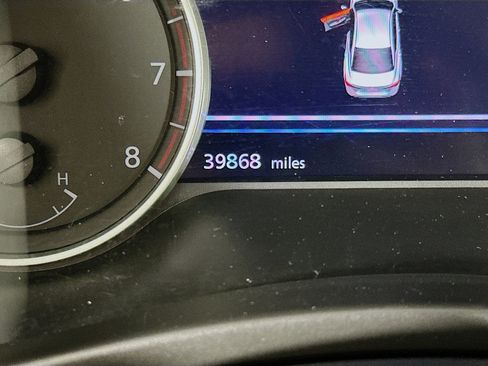 Used 2024 Nissan Sentra SV image 18