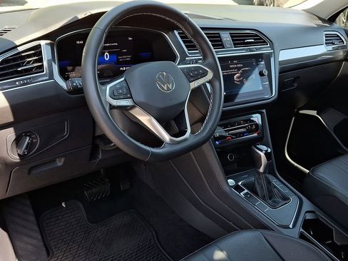 Certified 2023 Volkswagen Tiguan SE FWD image 26