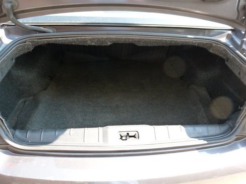 Used 2010 Chevrolet Malibu LS image 15